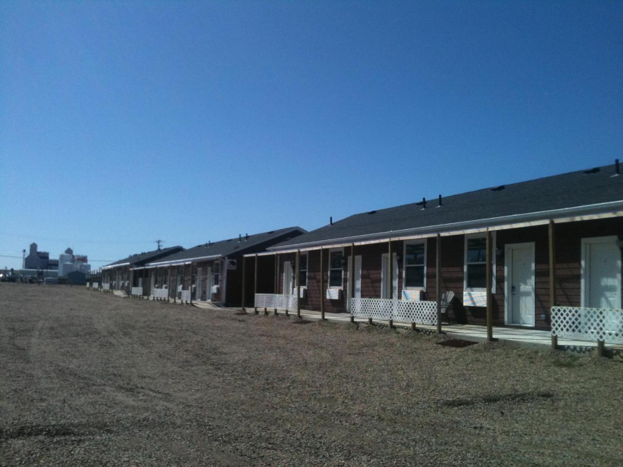 Bear'S Den Lodge Shaunavon Exterior photo